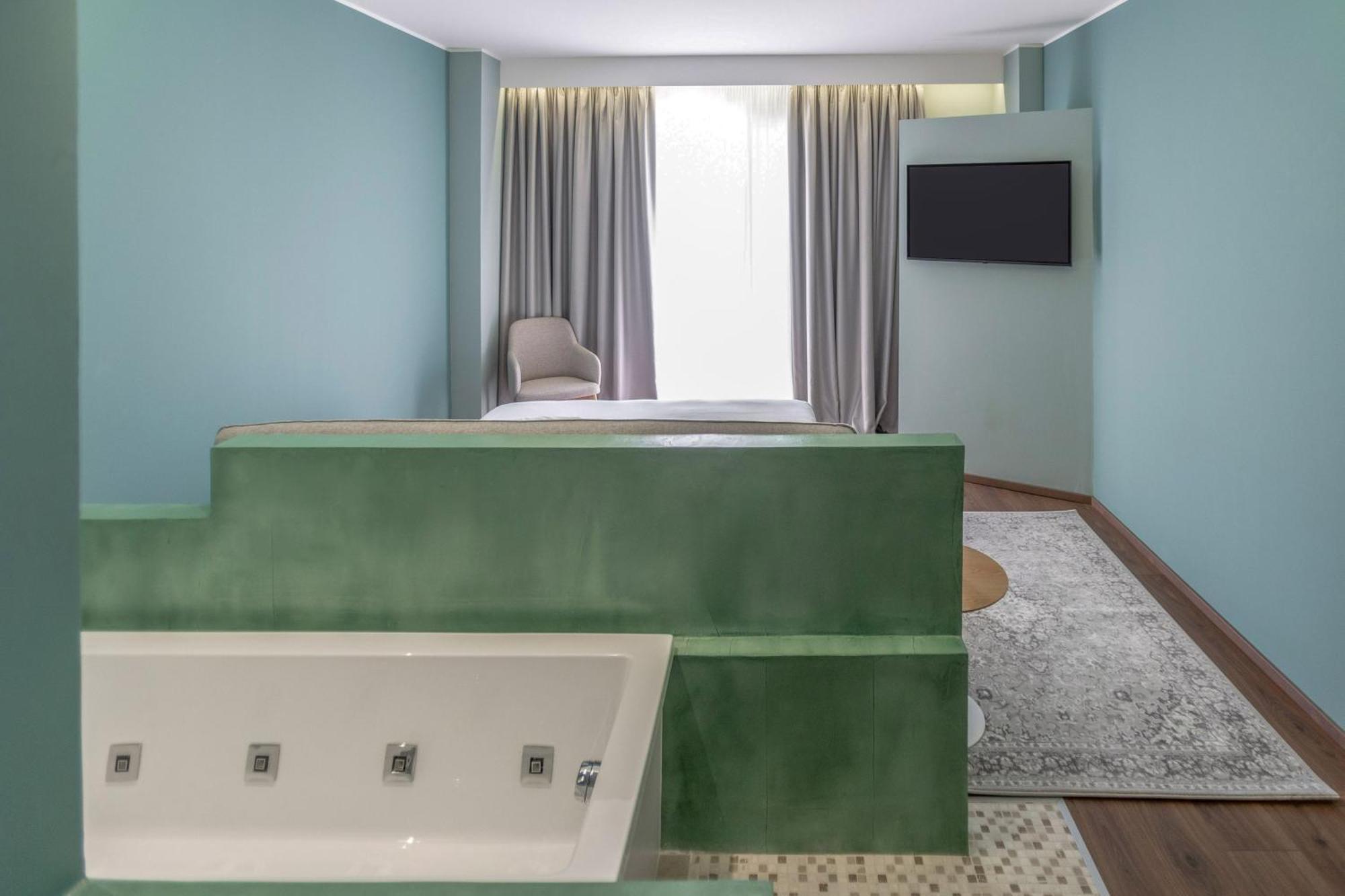 Hotel Vlora Priam, Affiliated By Melia Exterior foto