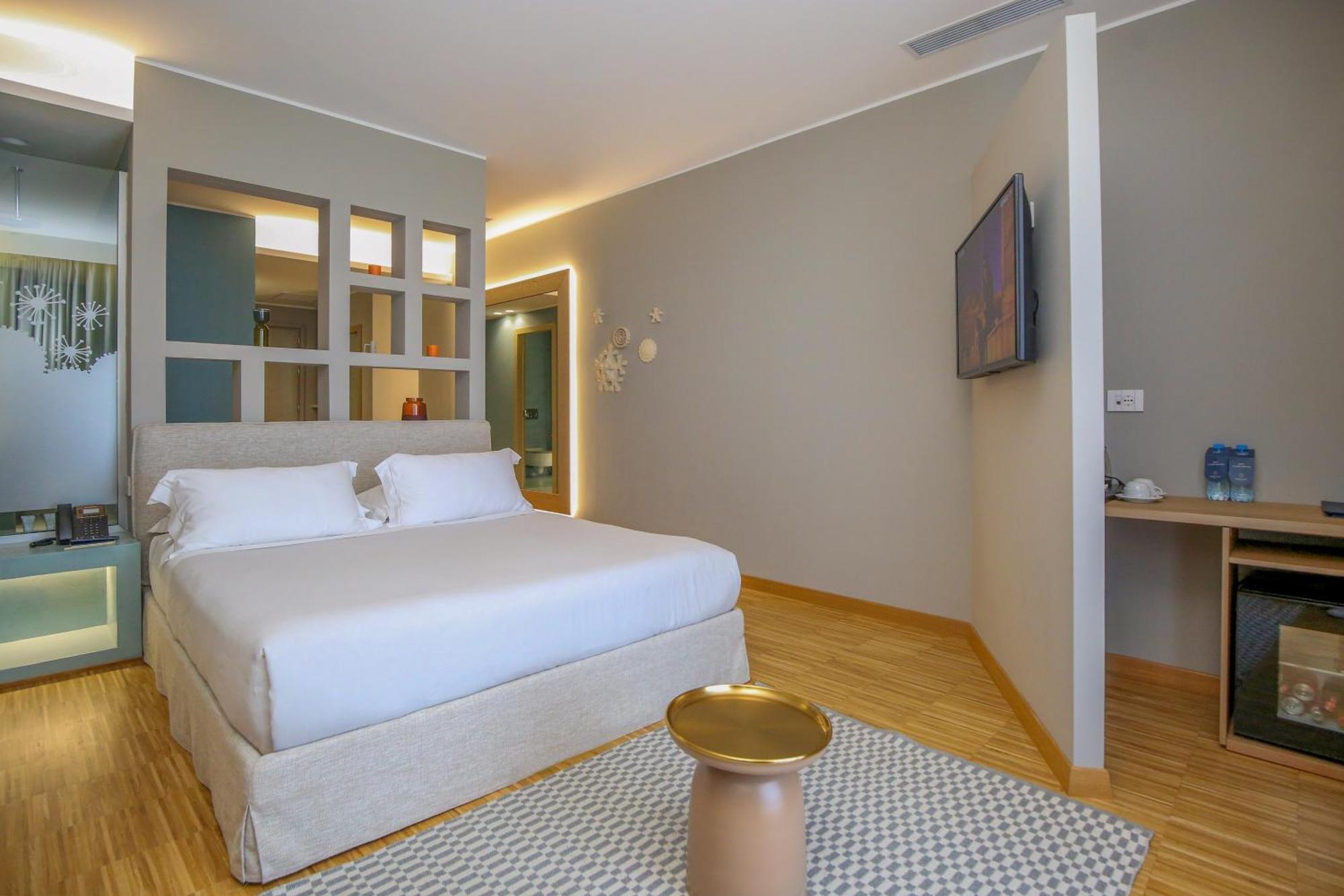 Hotel Vlora Priam, Affiliated By Melia Exterior foto